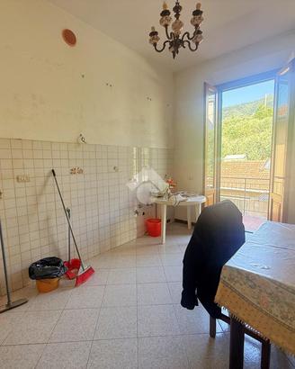 4 LOCALI A MONTALE