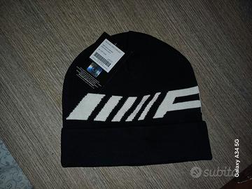 berretto nero Mercedes AMG