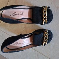 Décolleté particolari con frange firmate