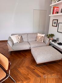 Divano Dameda con pouf