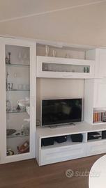Soggiorno effetto bianco larice, bianco larice