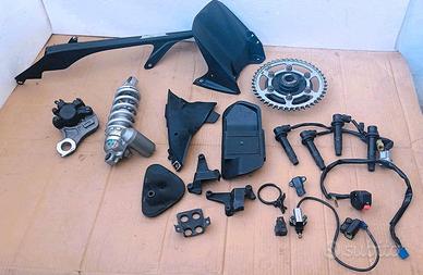 ricambi yamaha r1 2004 2005