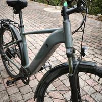 NUOVA E-Bike trekking  con tutti gli accessori