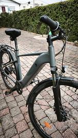 NUOVA E-Bike trekking  con tutti gli accessori