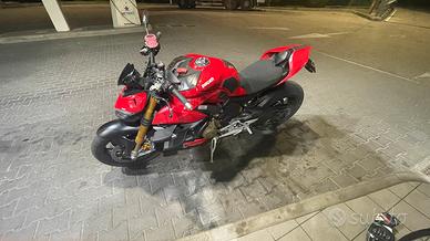 Ducati streetfighter v4s