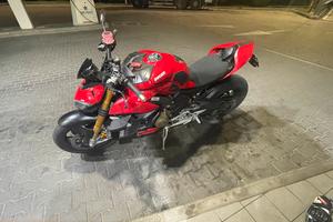 Ducati streetfighter v4s
