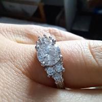 anello con diamanti trilogy