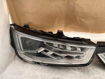 AUDI A1 Fari Fanali DX Bi Xenon Led
