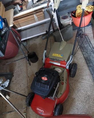 TOSAERBA CON MOTORE A SCOPPIO