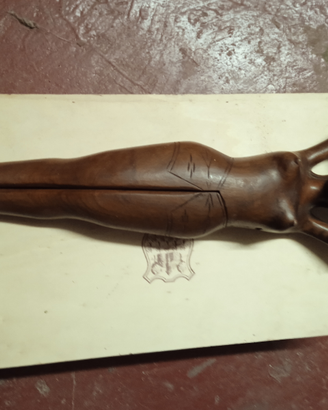 Scultura donna schiaccianoci