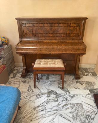 Pianoforte in radica di noce con sgabello