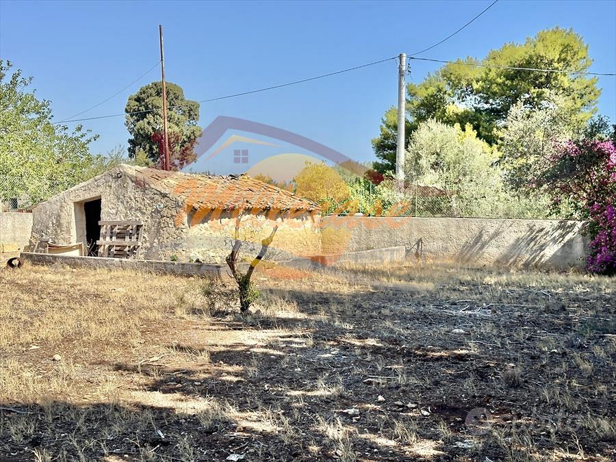 Pizzuta, terreno 800 mq con rustico, 58.000,00 - Altro