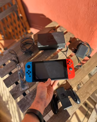 Nintendo Switch Neon + Accessori