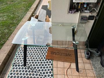 Tavolo in vetro temperato