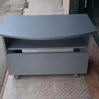 tavolo con ruote grigio x TV e computer