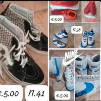 Quattro paia di scarpe 