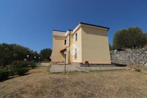 4 LOCALI A CAMEROTA