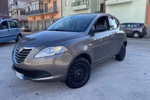 Lancia Ypsilon 0.9 TwinAir 85 CV 5 porte S&S Silve