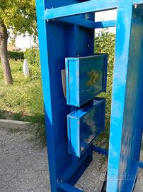 Banco da lavoro  e pannello in lamiera