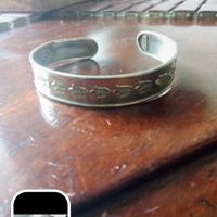 bracciale in argento con fiori piccoli punti oro 
