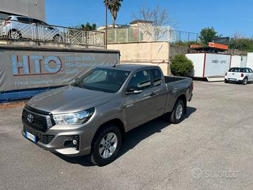 TOYOTA HILUX 2.4D-4WD EXECUTIVE