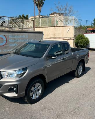 TOYOTA HILUX 2.4D-4WD EXECUTIVE