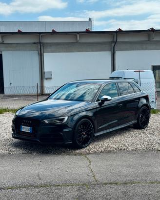 Audi S3 Stronic quattro