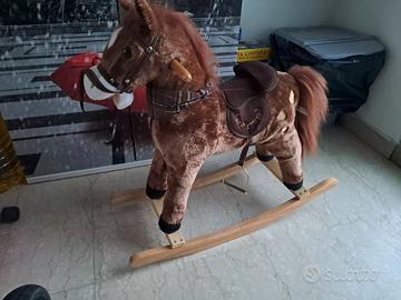 cavallo dondolo