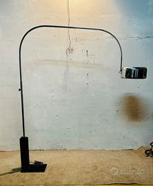 Lampada ad arco anni 70 Reggiani.