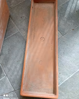 Vasi e sottovasi in terracotta 