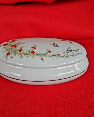 Scatolina in ceramica con motivi floreali 