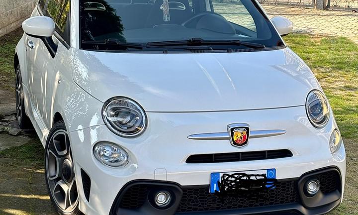 595 abarth, tutta tagliandata. Perfetta. Permuto.