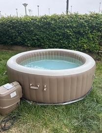 Piscina idromassaggio