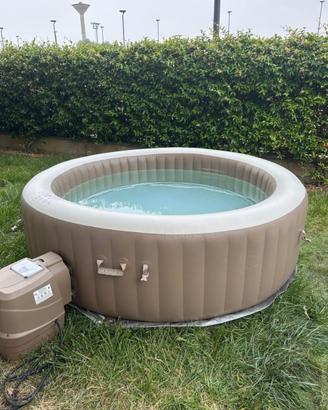 Piscina idromassaggio