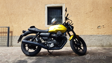 Moto Guzzi V7 Stone 850