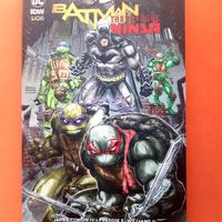 FUMETTO BATMAN TARTARUGHE NINJA VOLUME 1