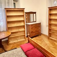 Casa da svuotare tanti mobili eleganti