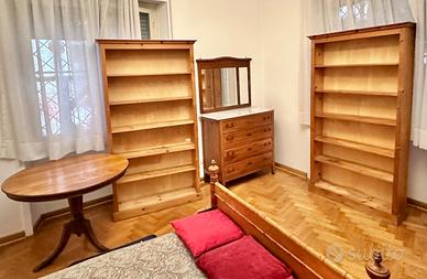 Casa da svuotare tanti mobili eleganti