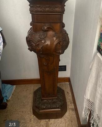 Colonna antica in legno massello