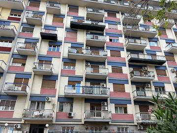 Viale delle alpi 4 vani uso ufficio ristrutturato