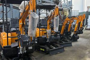 Mini escavatori JPC HT13 o HT12