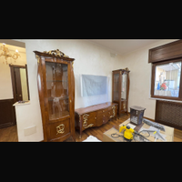 2 vetrine+ mobile centrale