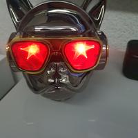 cassa bluetooth bulldog con occhiali 