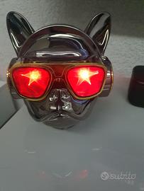 cassa bluetooth bulldog con occhiali 