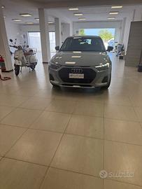 Audi A1 allstreet 35 TFSI Admired