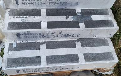 BLOCCO ISOLANTE PER SERRAMENTI NOVOMUR 20X11,30X75