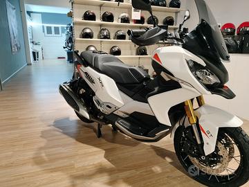 Pegeuot xp 400 gt -2024 passaggio incluso