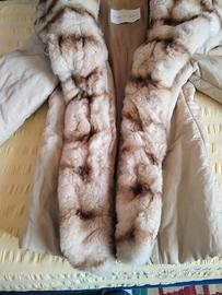 Giacca con collo e abbottonatura in pelliccia