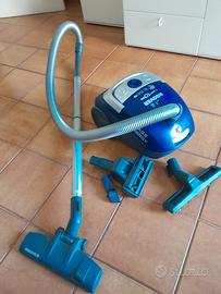 Aspirapolvere hoover.