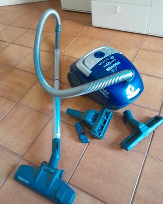 Aspirapolvere hoover.